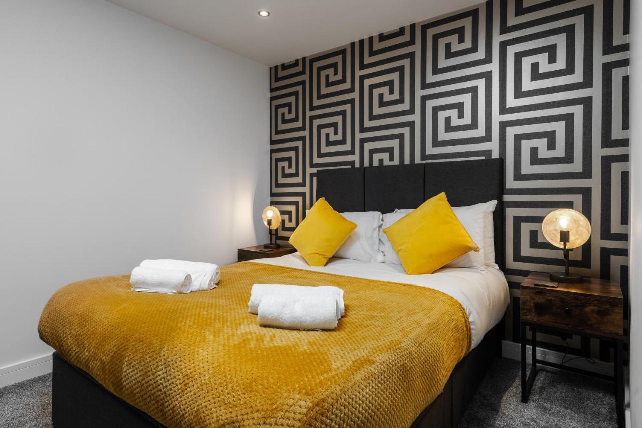 Victoria Home - 2 Bedroom Wi-Fi Parking Workers Hyde Bagian luar foto