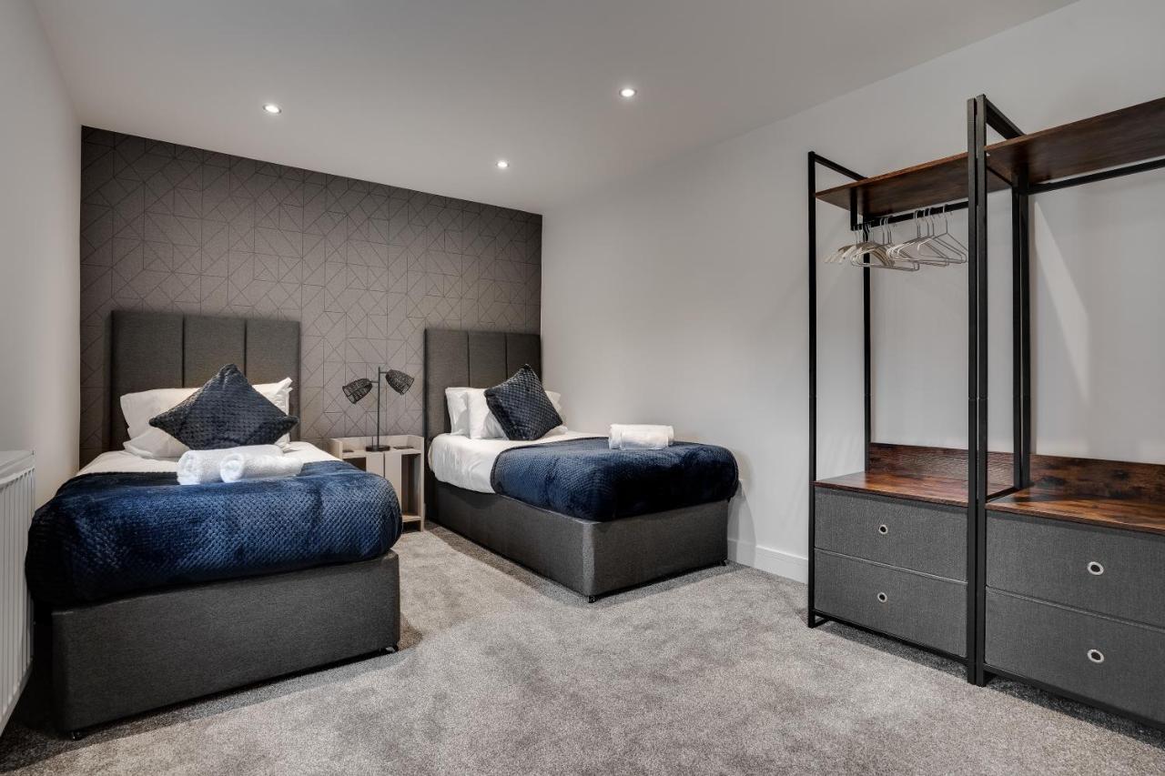 Victoria Home - 2 Bedroom Wi-Fi Parking Workers Hyde Bagian luar foto